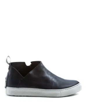 BRIE Black Leather Sneakers
