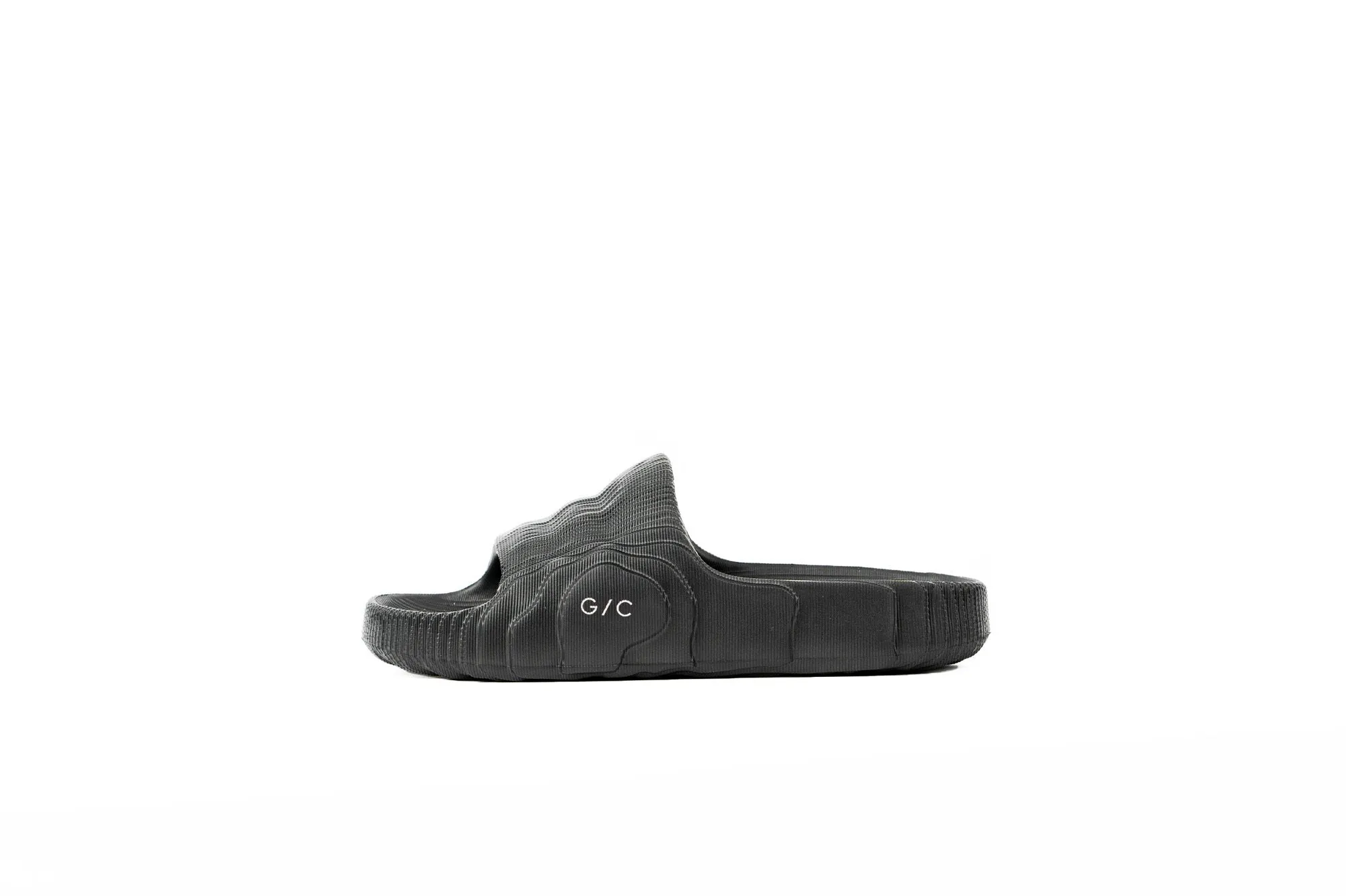 CAELLUM SLIDES | TRIPLE BLACK | UNISEX