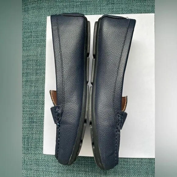 Calvin Klein woman’s 6.5 loafers
