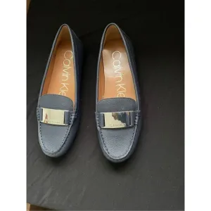 Calvin Klein woman’s 6.5 loafers