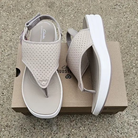 Clarks cloudsteppers cushion sandals women's size 9&amp;10&amp;11