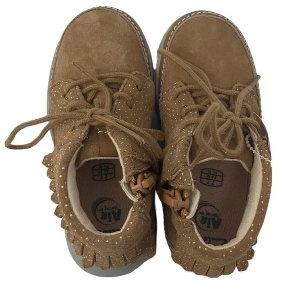Clarks Girls Tan Moccasins 7.5 M Leather NEW NIB