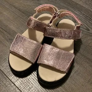 Dr. Martens Junior Romi Metallic Leather Strap Sandals Pink Crinkle Girl’s