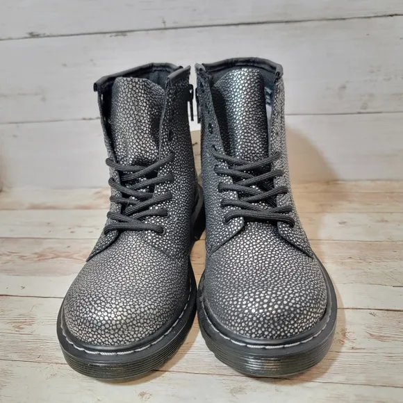 Dr. Martens Kids New  1460 boots in metallic pebble silver