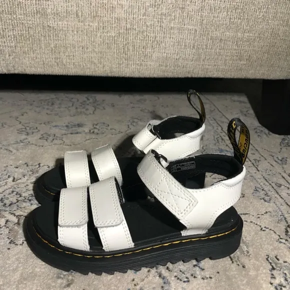 Dr. Martens Youth Klaire Lamper Sandals