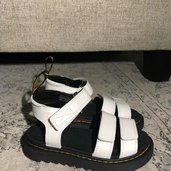 Dr. Martens Youth Klaire Lamper Sandals