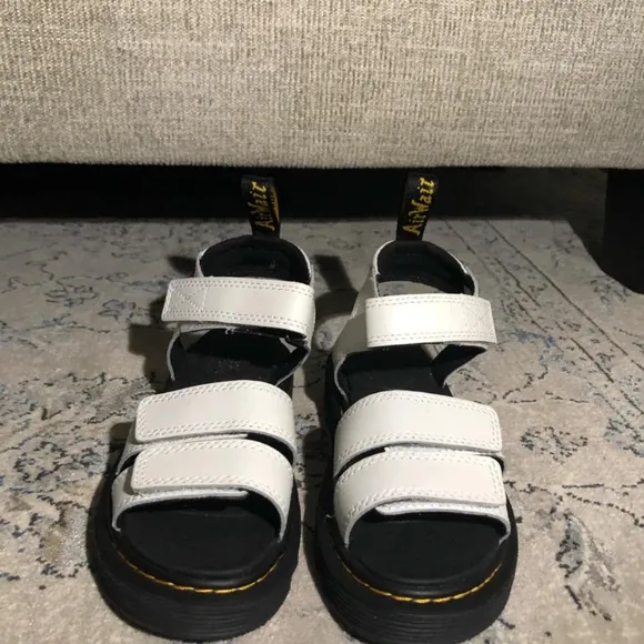 Dr. Martens Youth Klaire Lamper Sandals