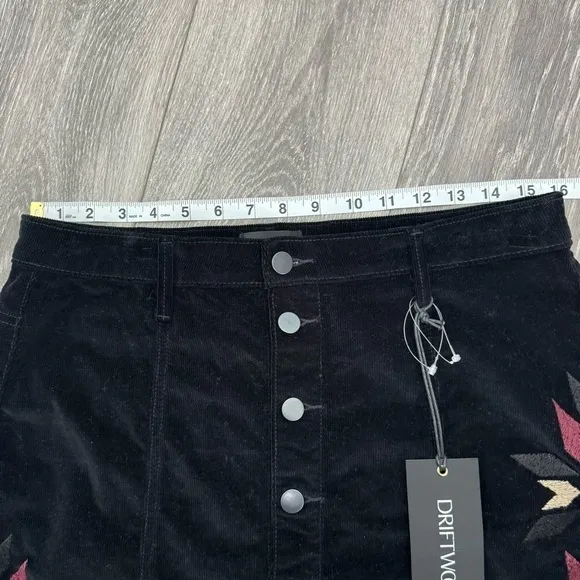 Driftwood Black Corduroy Southwestern Aztec Embroidered Skirt Size 28 NWT