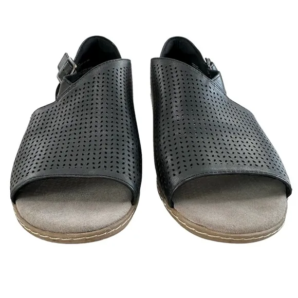 Earth Camellia Ballston Black Leather Perforated Flat Sandals Women’s Size 9.5M