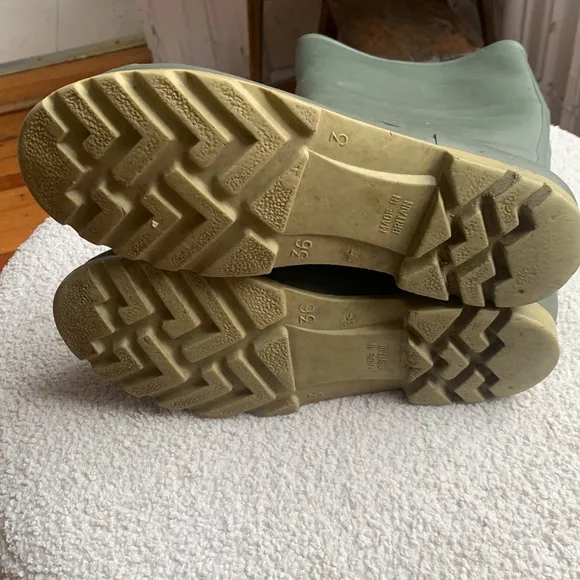 English traditional rain boots ☔️ 🌧️