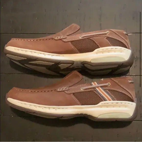 Excellent Preowned Condition Dunhams Loafers Size 7.5.