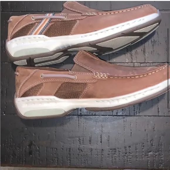 Excellent Preowned Condition Dunhams Loafers Size 7.5.