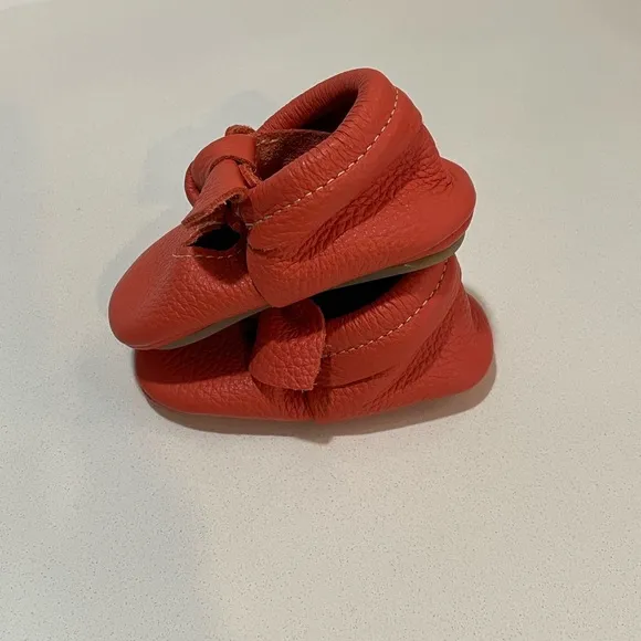 Freshly Picked Salmon Baby Knotted Bow Leather Moccasins