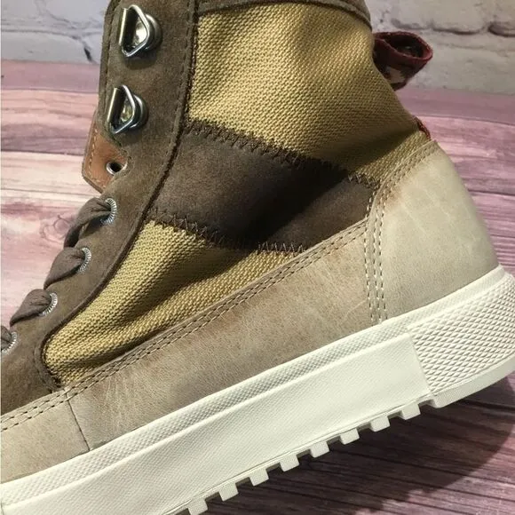Frye Gia Lug Trail Sneaker Boots High Top Platform Tan Brown 6