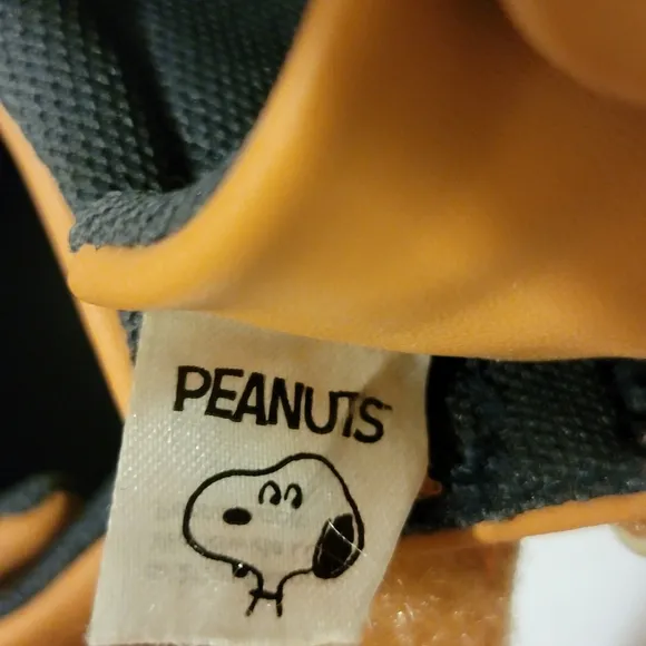 H&amp;M Peanuts Snoopy Sneakers Size 2.5 toddler