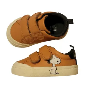 H&amp;M Peanuts Snoopy Sneakers Size 2.5 toddler