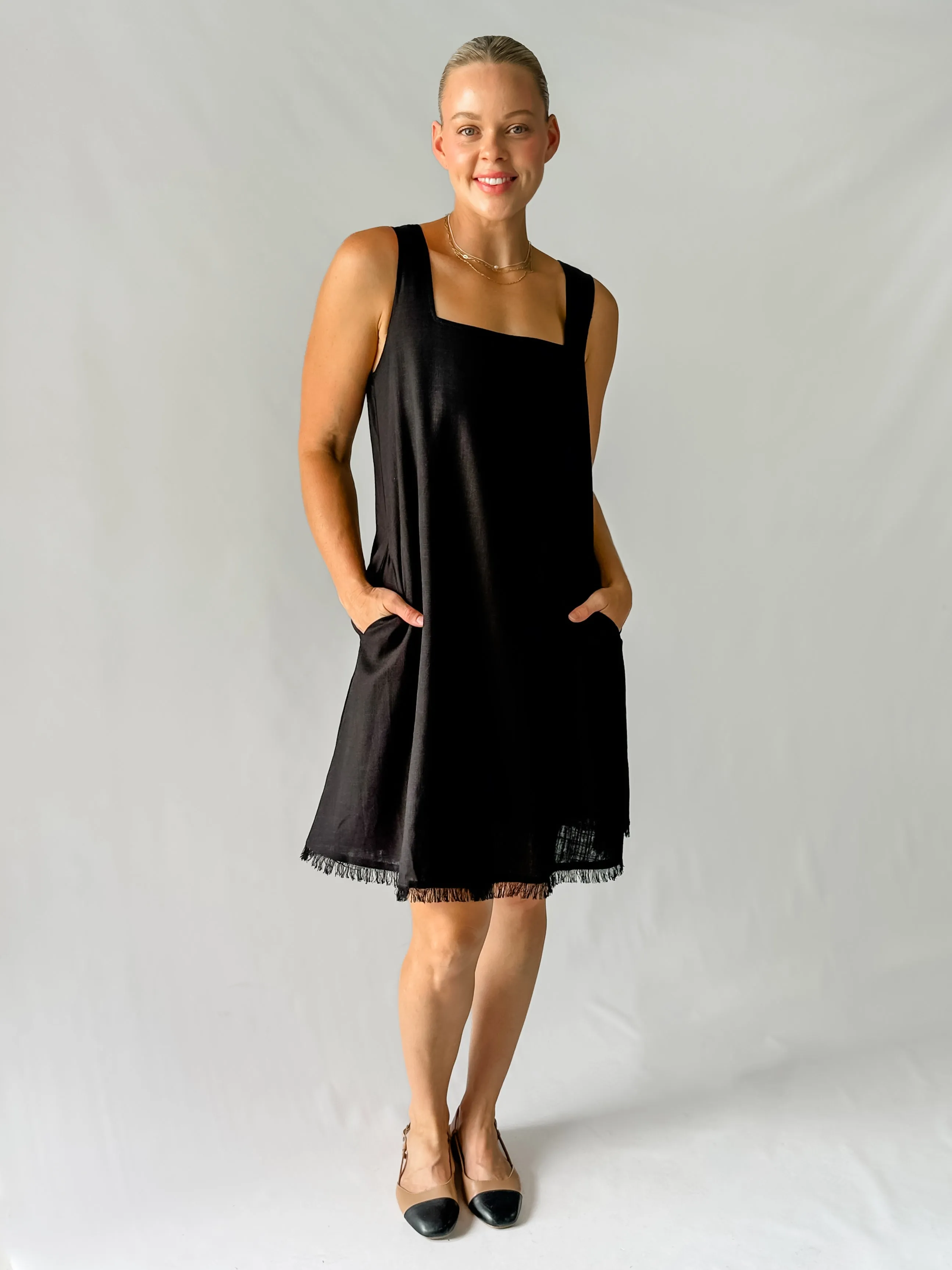 HEATHER SHIFT DRESS - BLACK
