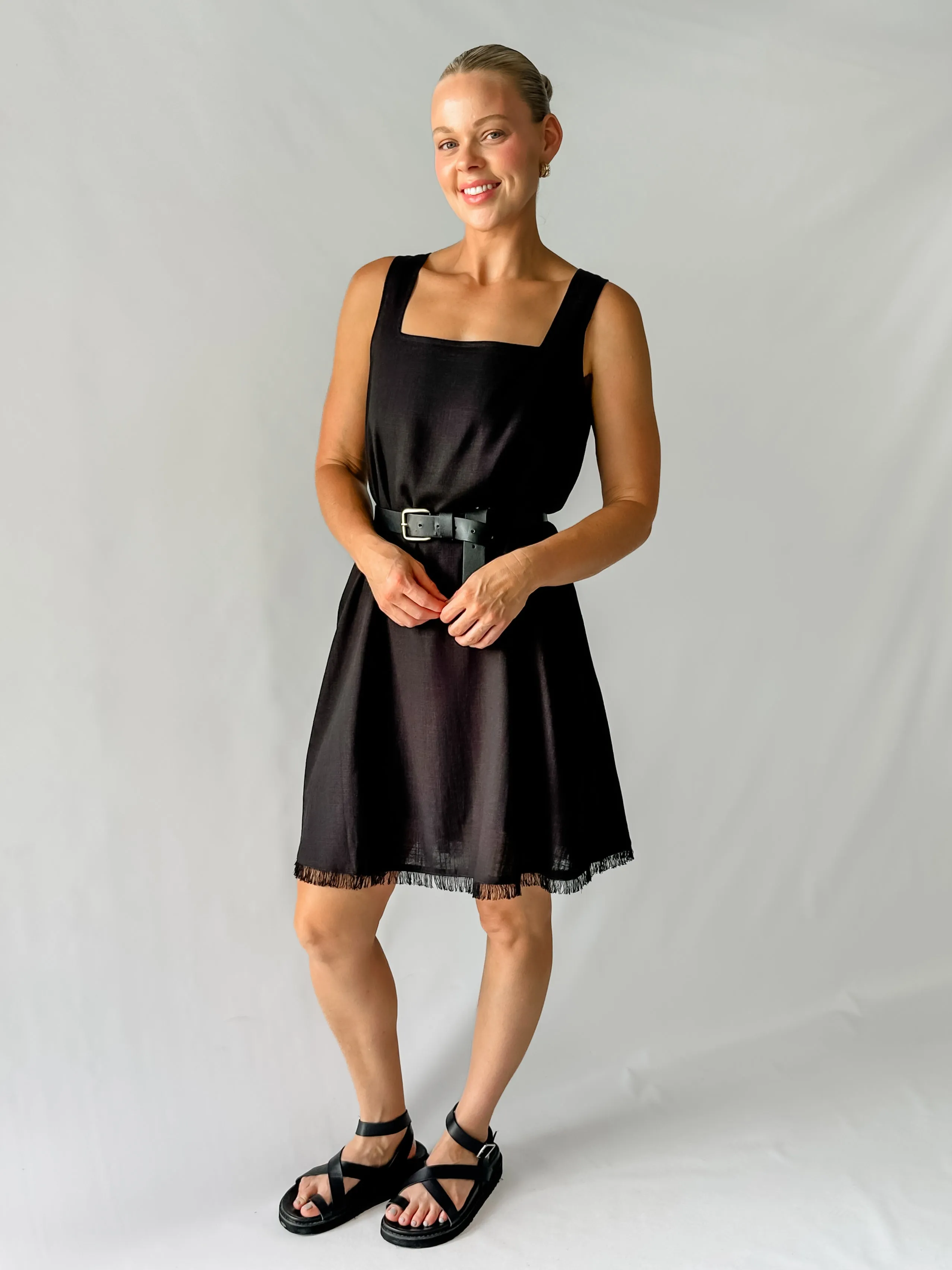 HEATHER SHIFT DRESS - BLACK