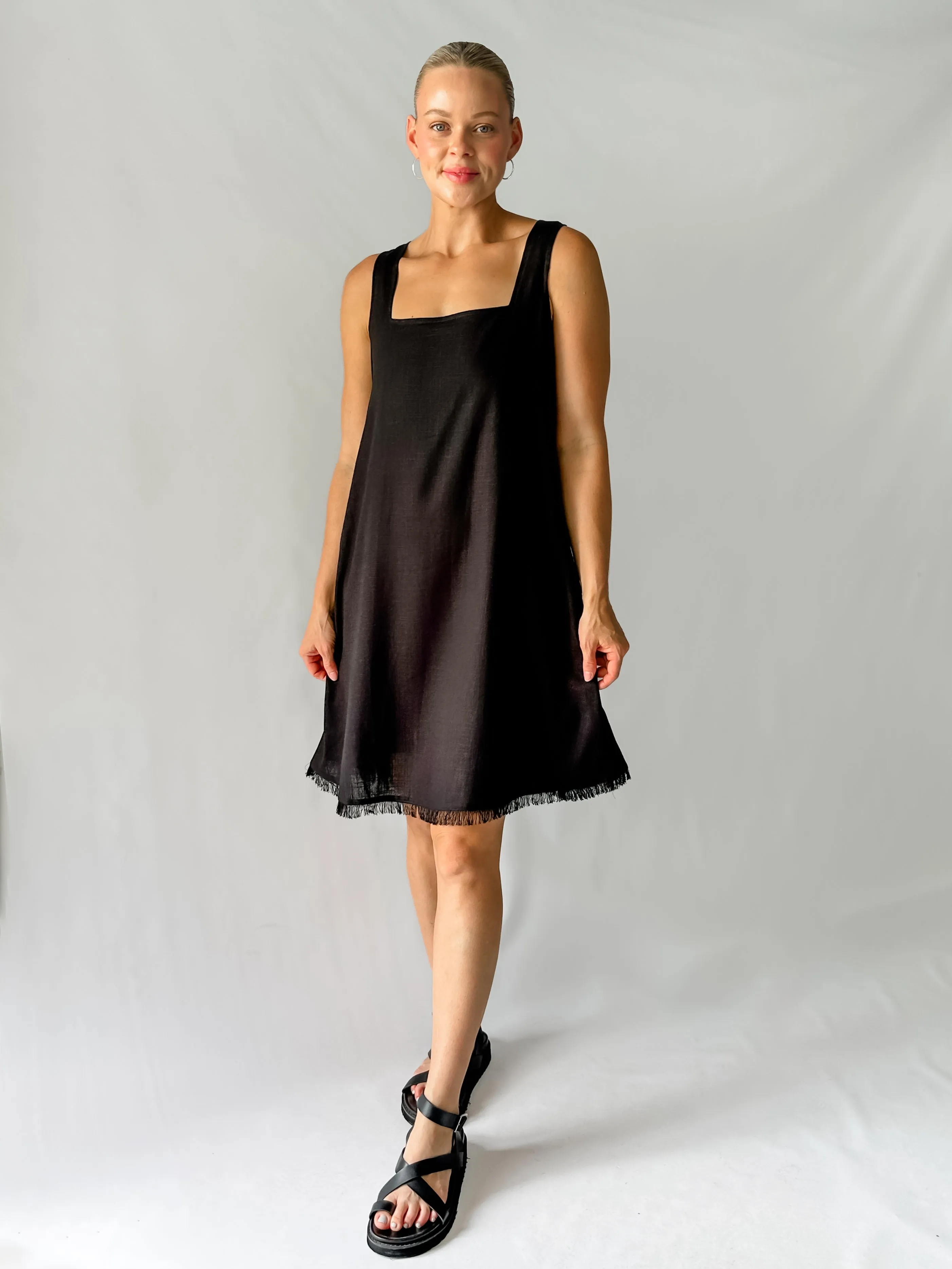 HEATHER SHIFT DRESS - BLACK