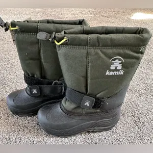 Kamik Rocket Boys Green and Black Winter Boots - Size 12 - New With Tags