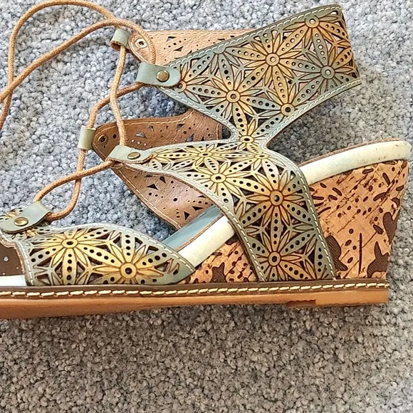 L'ARTISTE Vanessa wedge lace-up Sandal Size 38 or US 7 Color sky blue