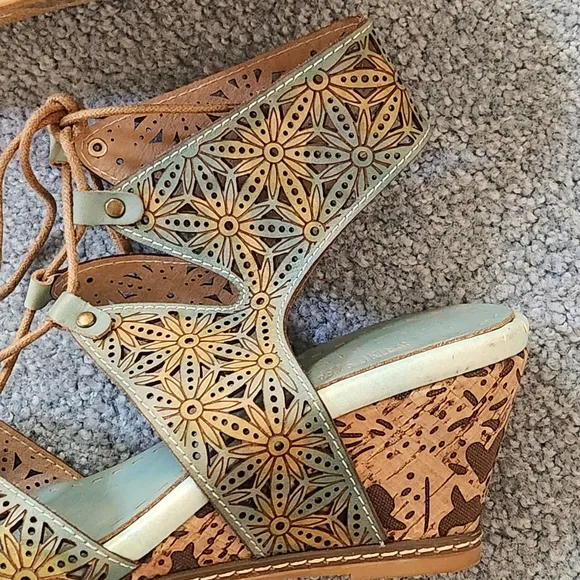 L'ARTISTE Vanessa wedge lace-up Sandal Size 38 or US 7 Color sky blue
