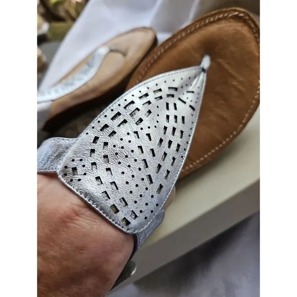 Me Too SILVER LEATHER Sandals &quot;Cicely&quot; Soho Metallic w/Ankle Strap 8.5 NEW‎