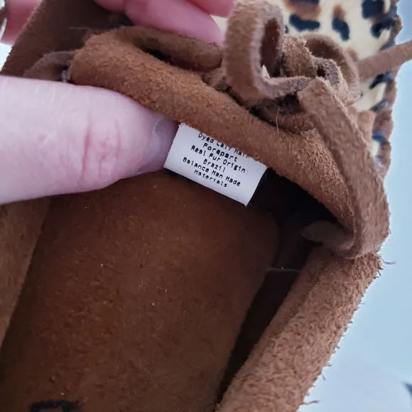 Minnetonka Kids Leopard Print Slip on Moccasins Kids Size 3