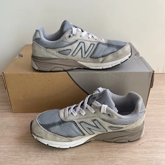 New Balance 990 Grey / White Kids Sneakers - SZ 3 Y
