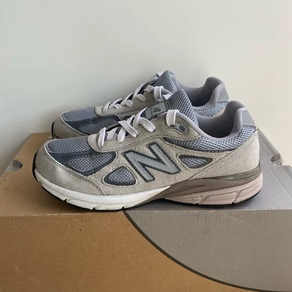 New Balance 990 Grey / White Kids Sneakers - SZ 3 Y