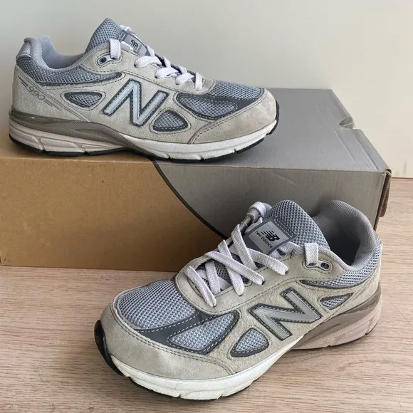 New Balance 990 Grey / White Kids Sneakers - SZ 3 Y