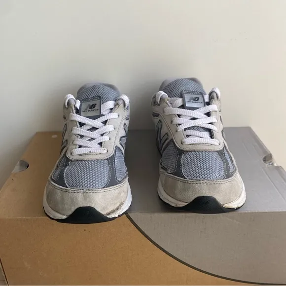 New Balance 990 Grey / White Kids Sneakers - SZ 3 Y