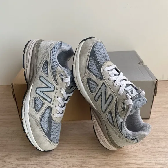 New Balance 990 Grey / White Kids Sneakers - SZ 3 Y