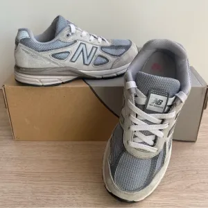 New Balance 990 Grey / White Kids Sneakers - SZ 3 Y