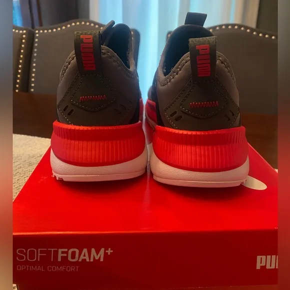 New in Box!  PUMA sneakers BIG BOY - YOUTH Size 6.5