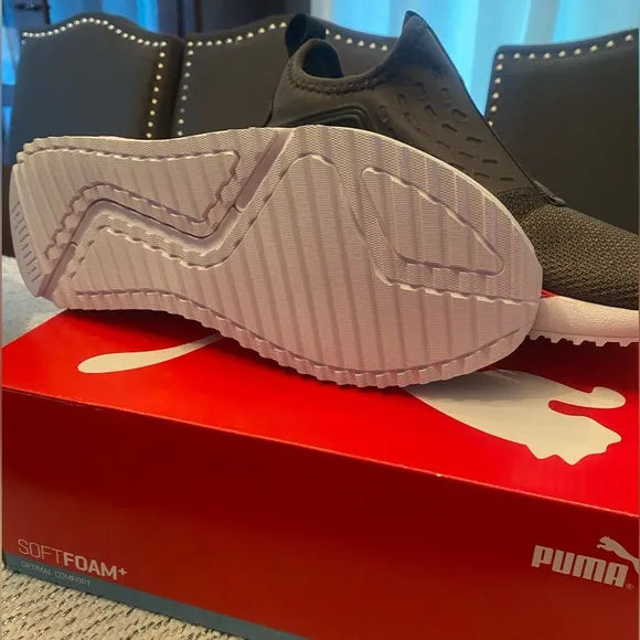New in Box!  PUMA sneakers BIG BOY - YOUTH Size 6.5