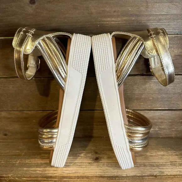 New NIB Big Kids Mia‎ Crisanta Metallic Leather Ankle Strap Sandals Size 2 Y