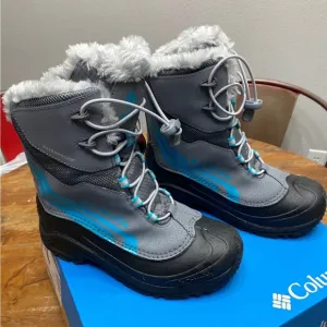 NIB Youth Columbia Bugaboot Plus Snow Boots