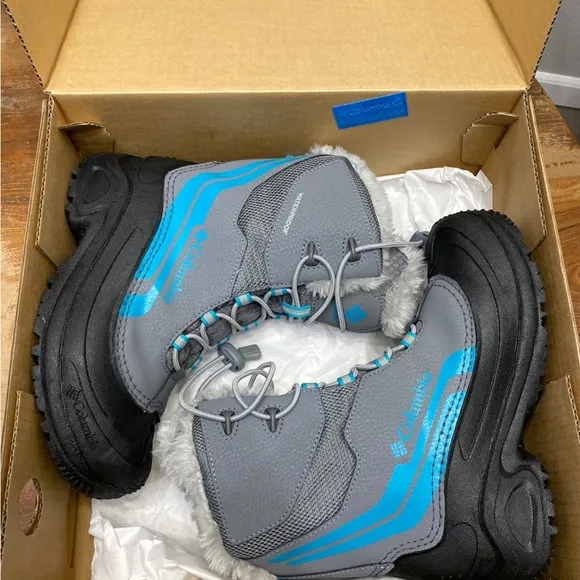 NIB Youth Columbia Bugaboot Plus Snow Boots