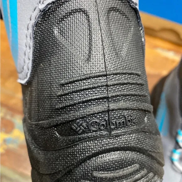 NIB Youth Columbia Bugaboot Plus Snow Boots