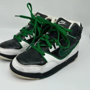 Nike Air Assualt Kids Black/White/ Lucky Green Sneakers 316009-031 Size 12C