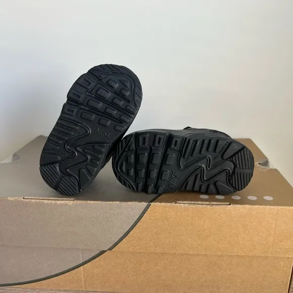 Nike Air Max 90 LTR ‘Triple Black’ Toddler Sneakers- SZ 4 C
