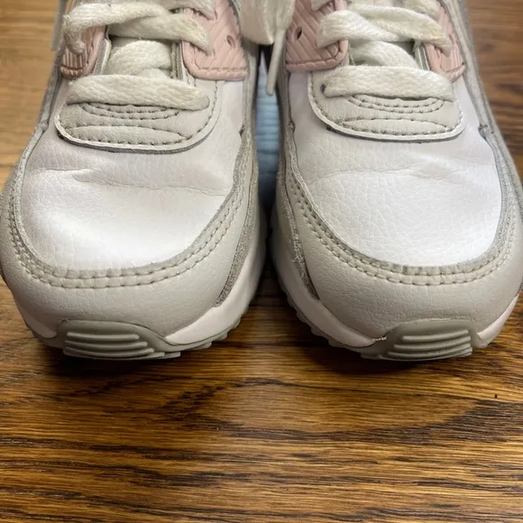 Nike Air Max 90 Sneakers