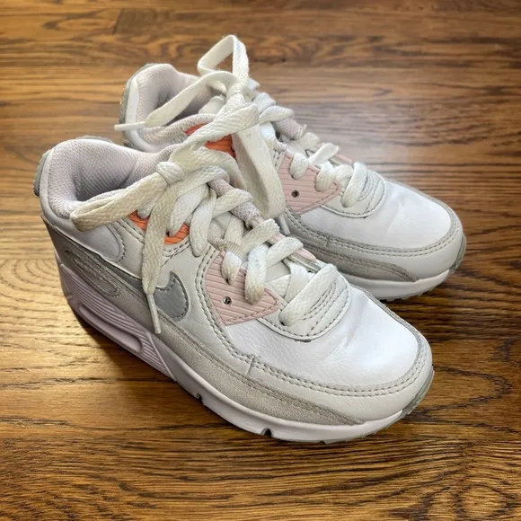 Nike Air Max 90 Sneakers