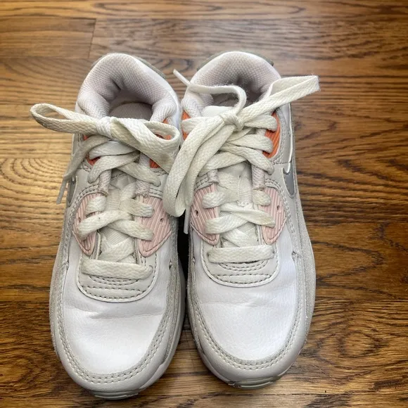 Nike Air Max 90 Sneakers