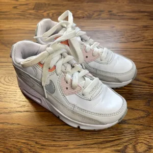 Nike Air Max 90 Sneakers