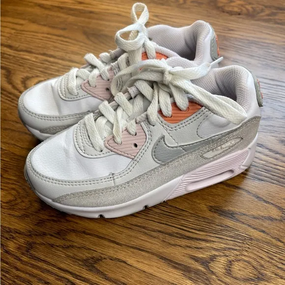 Nike Air Max 90 Sneakers
