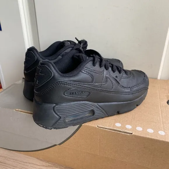 Nike Air Max 90 “TRIPLE BLACK” Little Kids Sneakers - SZ 1 Y
