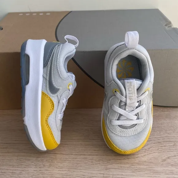 Nike Air Max Motif Yellow/White Toddler Sneakers - SZ 6 C