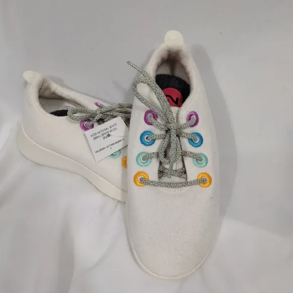 NWOB Allbirds Smallbirds Natural White Wool Sneakers Girls Size Youth 2